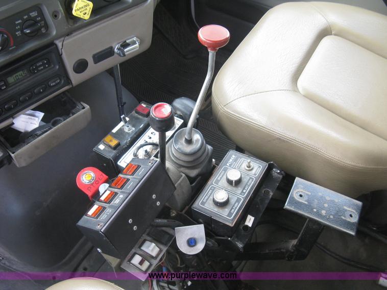 image for item L6358 2005 Sterling L7500 dump truck