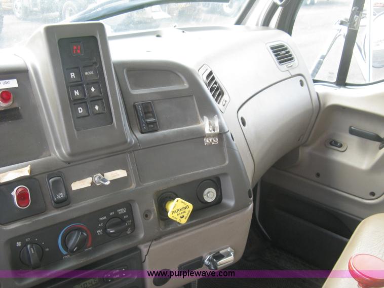 image for item L6358 2005 Sterling L7500 dump truck