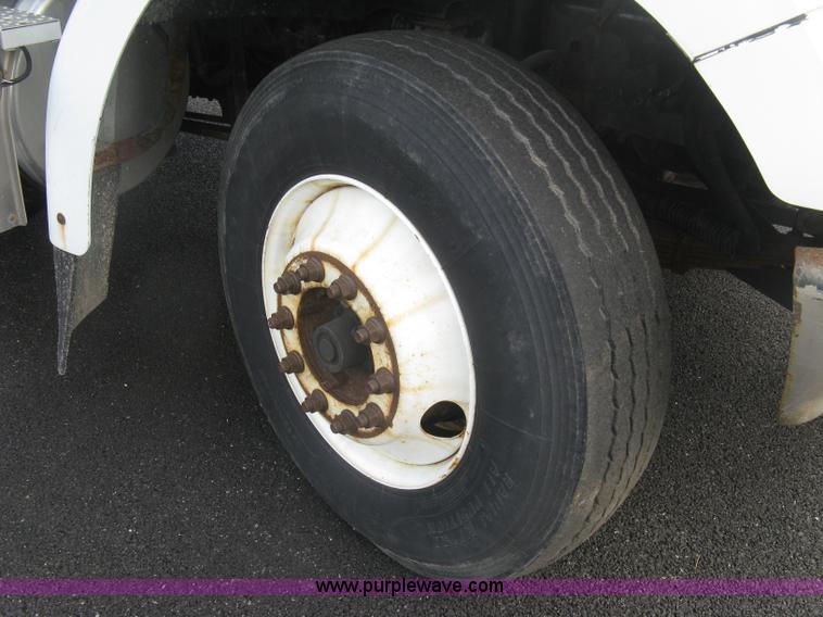 image for item L6358 2005 Sterling L7500 dump truck