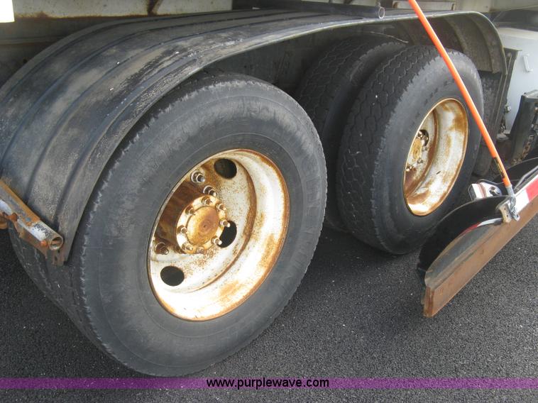 image for item L6358 2005 Sterling L7500 dump truck