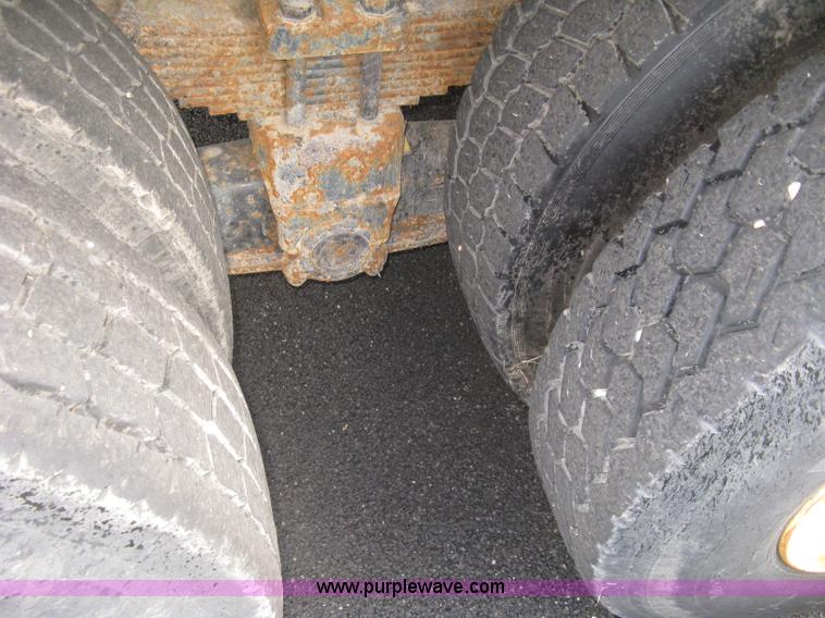 image for item L6358 2005 Sterling L7500 dump truck