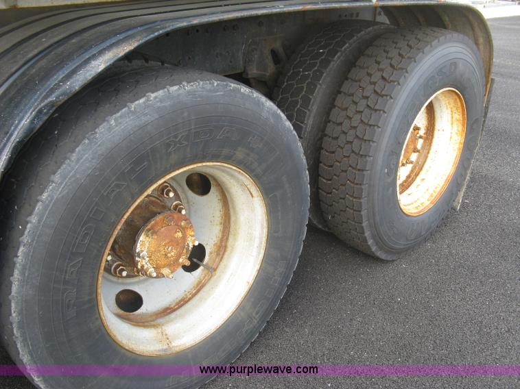 image for item L6358 2005 Sterling L7500 dump truck