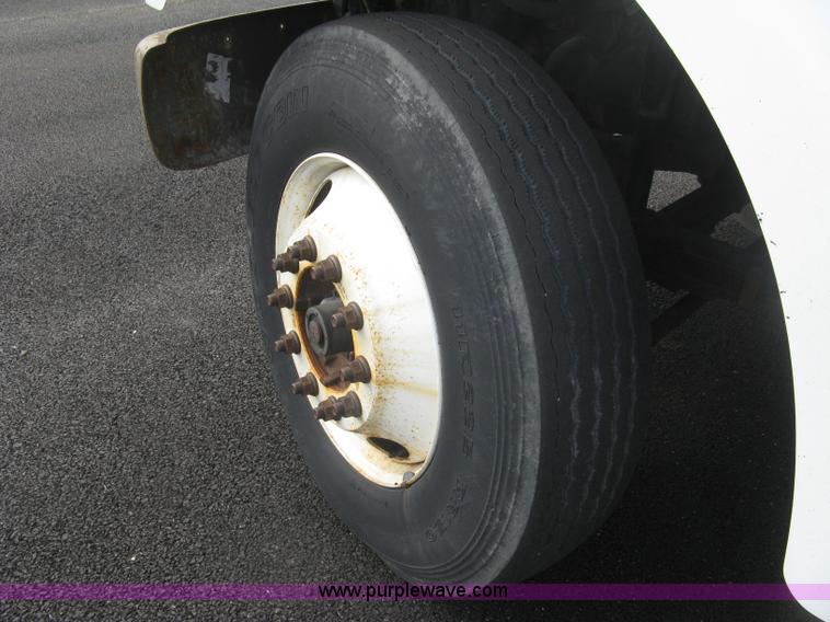 image for item L6358 2005 Sterling L7500 dump truck