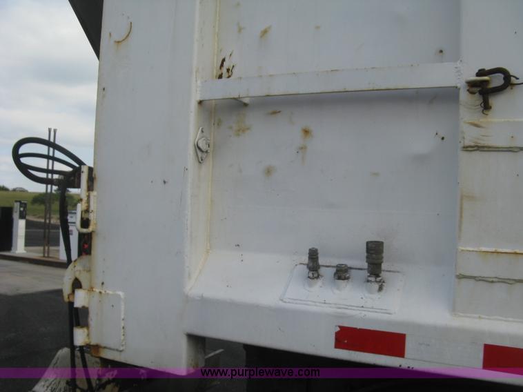 image for item L6358 2005 Sterling L7500 dump truck