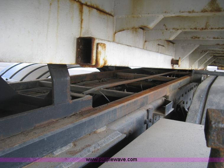 image for item L6358 2005 Sterling L7500 dump truck