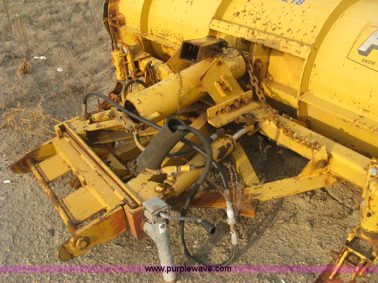 image for item L6358 2005 Sterling L7500 dump truck