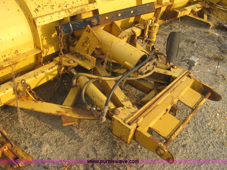 image for item L6358 2005 Sterling L7500 dump truck