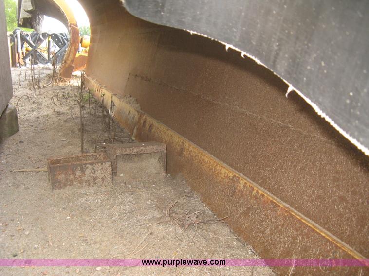 image for item L6358 2005 Sterling L7500 dump truck