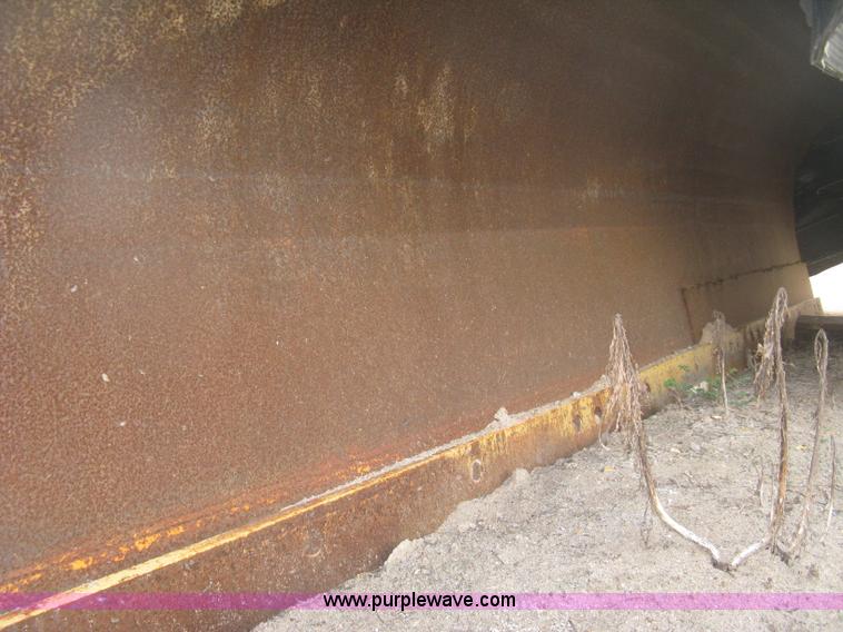 image for item L6358 2005 Sterling L7500 dump truck