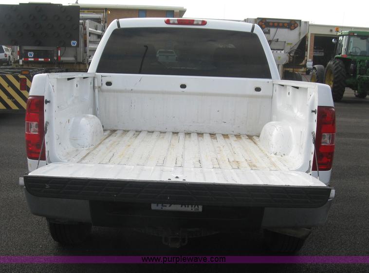image for item L6359 2008 Chevrolet Silverado 1500 LT Crew Cab pickup truck