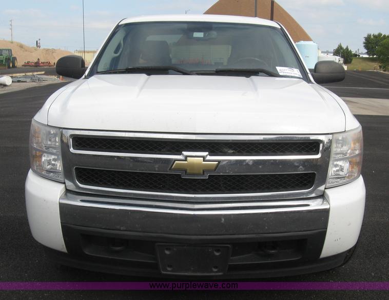 image for item L6359 2008 Chevrolet Silverado 1500 LT Crew Cab pickup truck