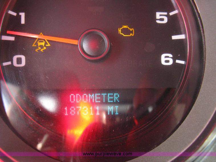 image for item L6359 2008 Chevrolet Silverado 1500 LT Crew Cab pickup truck