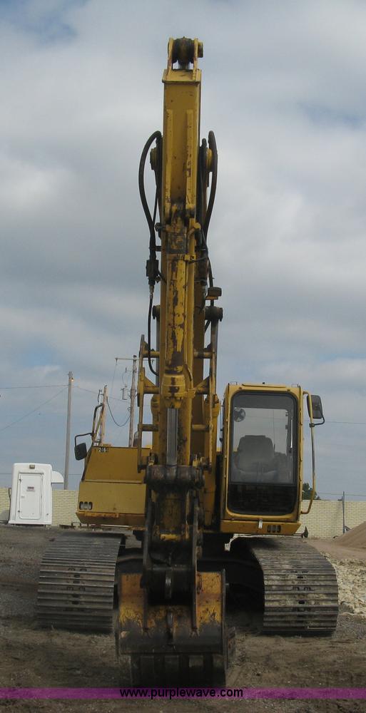 image for item L6360 1995 John Deere 690E LC excavator