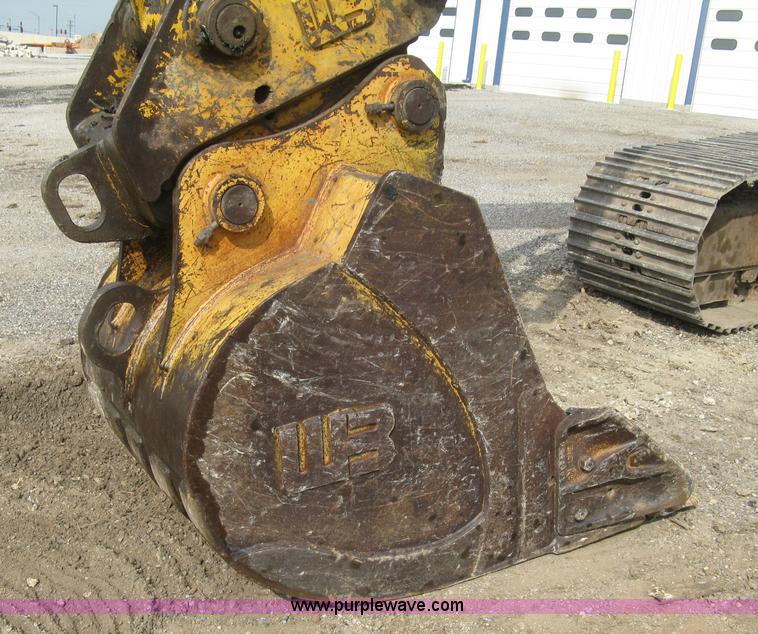 image for item L6360 1995 John Deere 690E LC excavator