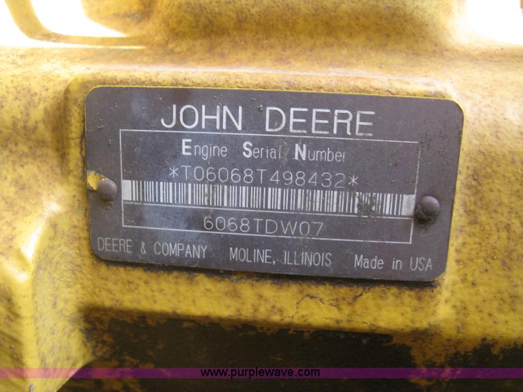 image for item L6360 1995 John Deere 690E LC excavator