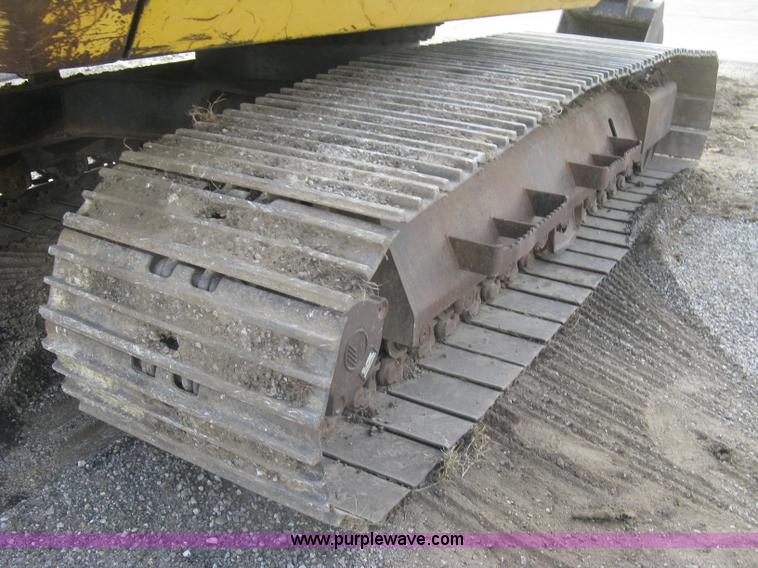 image for item L6360 1995 John Deere 690E LC excavator