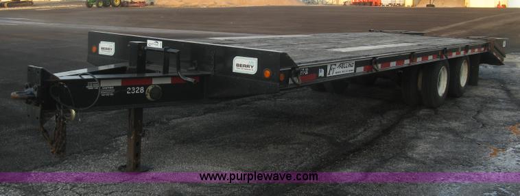 image for item L6369 2006 Felling FT-32 equipment trailer