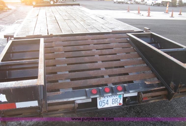 image for item L6369 2006 Felling FT-32 equipment trailer