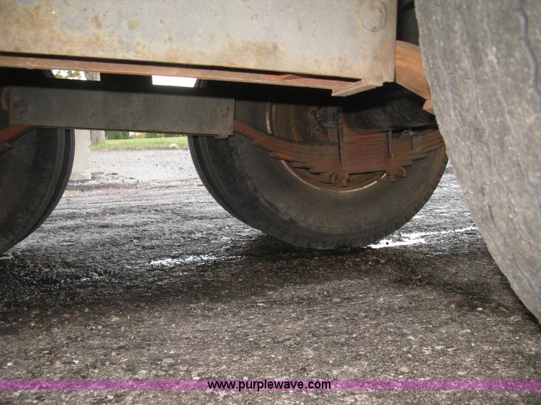 image for item L6369 2006 Felling FT-32 equipment trailer