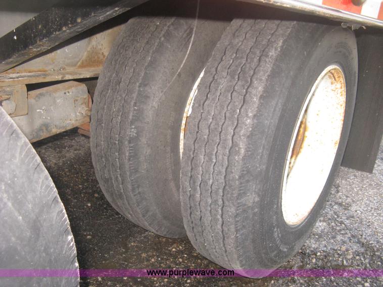 image for item L6369 2006 Felling FT-32 equipment trailer