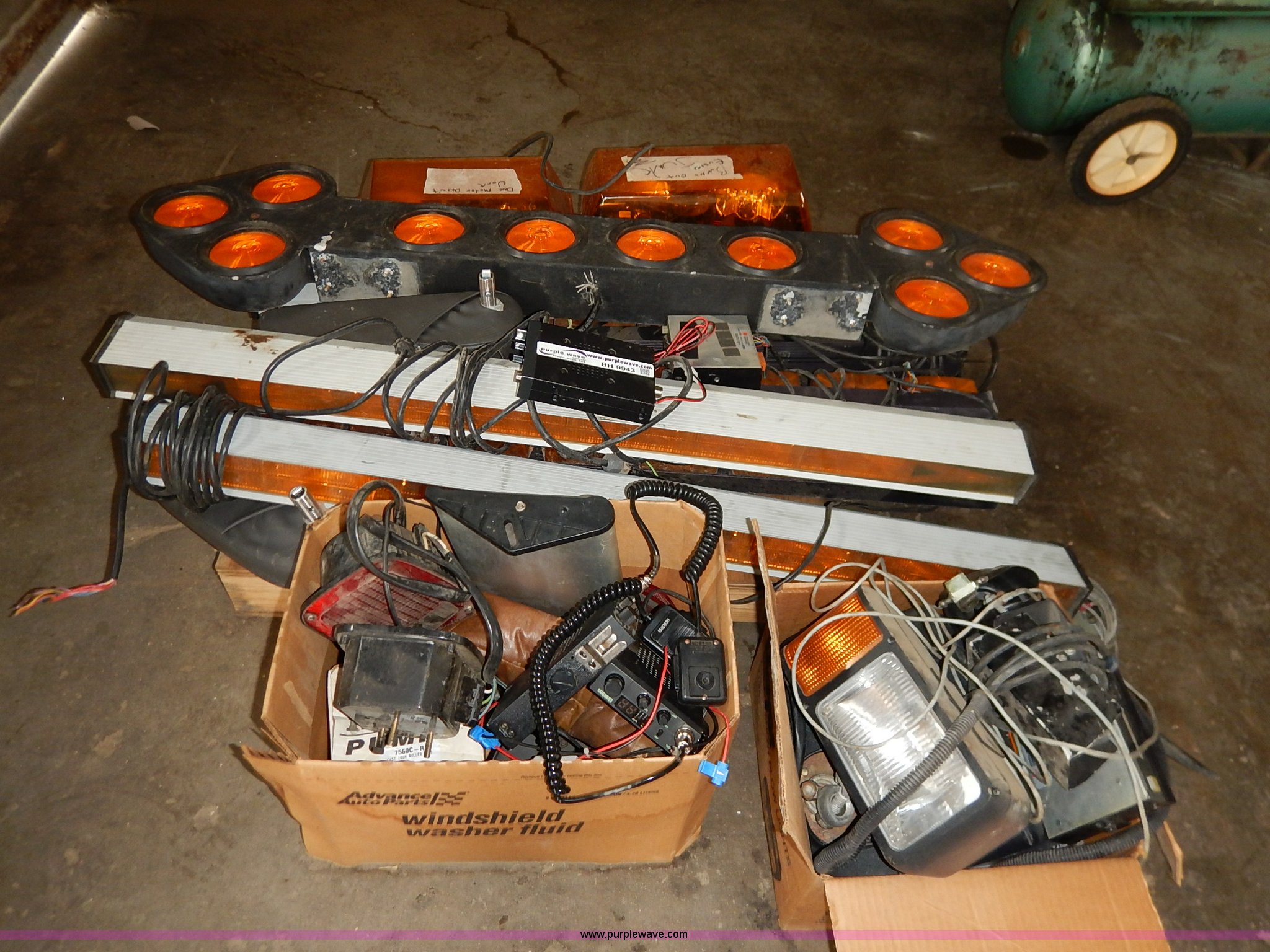 Assorted automotive parts in Topeka, KS Item BH9943 sold Purple Wave