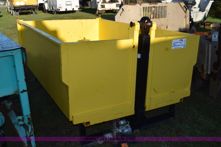 image for item K6638 2005 All Haul pickup bed roll off assembly