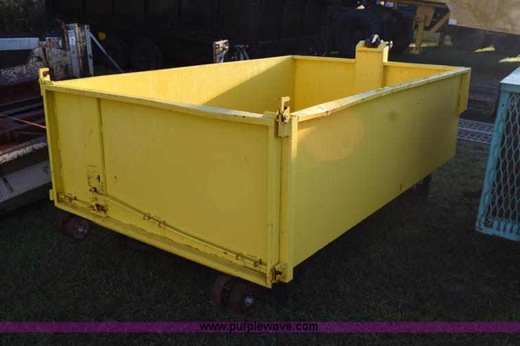 image for item K6638 2005 All Haul pickup bed roll off assembly