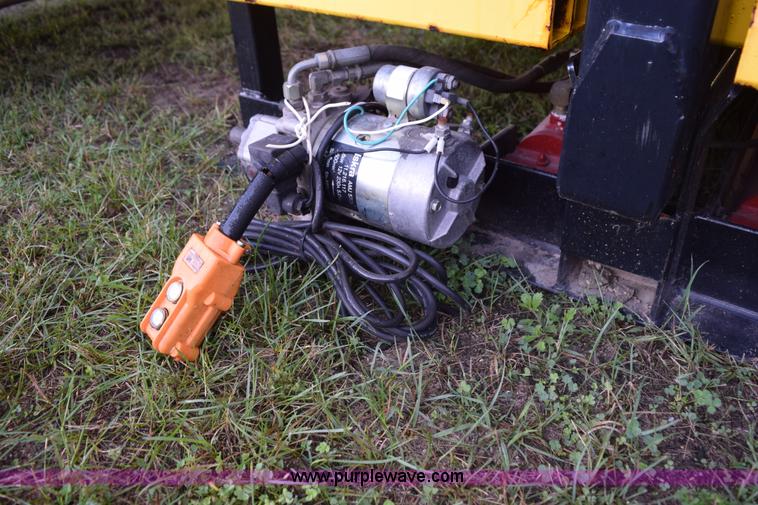 image for item K6638 2005 All Haul pickup bed roll off assembly