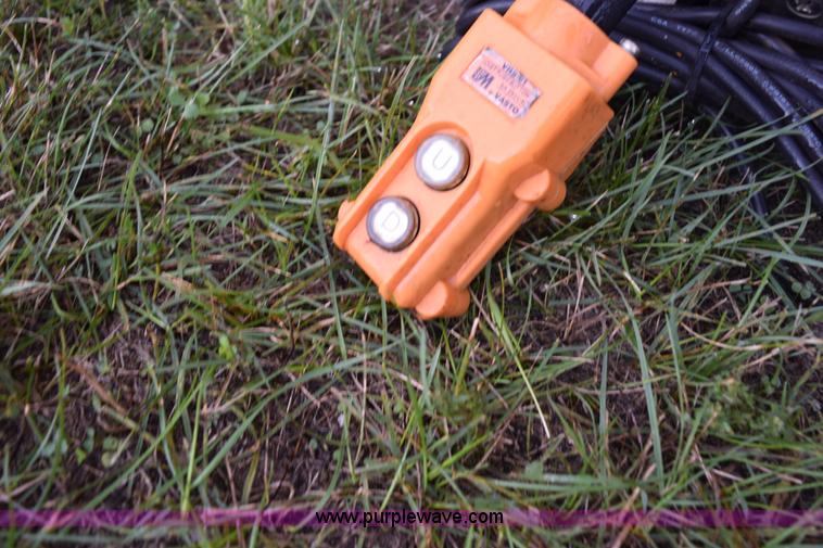 image for item K6638 2005 All Haul pickup bed roll off assembly