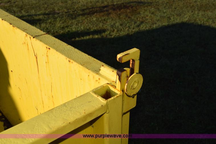 image for item K6638 2005 All Haul pickup bed roll off assembly