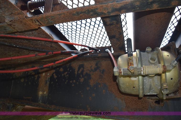 image for item K6642 1993 Wabash flatbed roller deck trailer