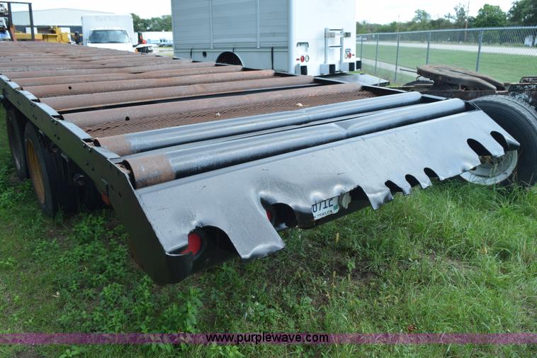 image for item K6642 1993 Wabash flatbed roller deck trailer
