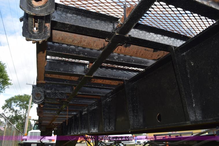 image for item K6642 1993 Wabash flatbed roller deck trailer