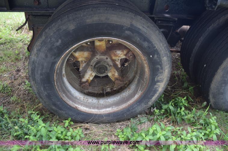 image for item K6642 1993 Wabash flatbed roller deck trailer