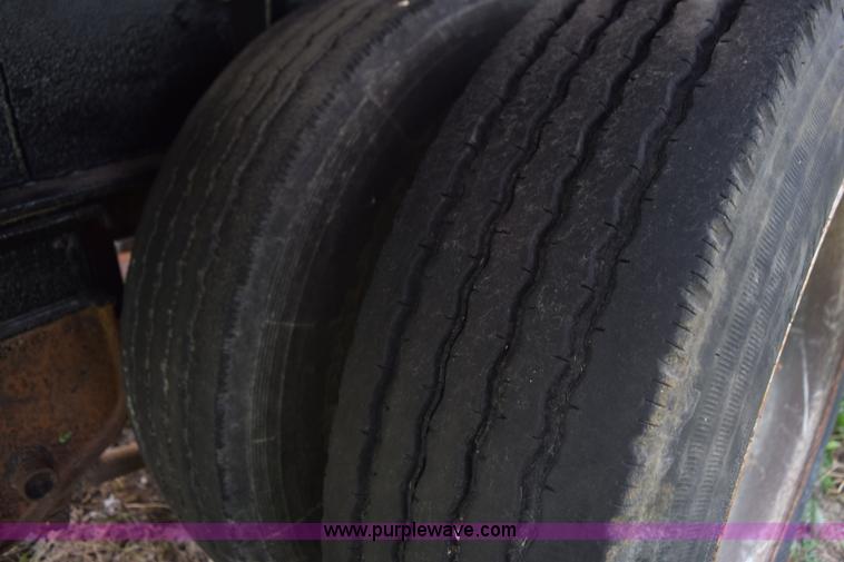 image for item K6642 1993 Wabash flatbed roller deck trailer