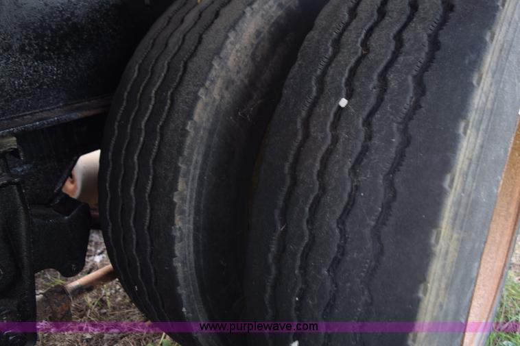 image for item K6642 1993 Wabash flatbed roller deck trailer