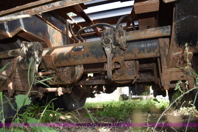 image for item K6642 1993 Wabash flatbed roller deck trailer