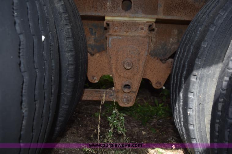 image for item K6642 1993 Wabash flatbed roller deck trailer