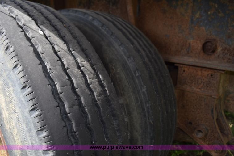 image for item K6642 1993 Wabash flatbed roller deck trailer