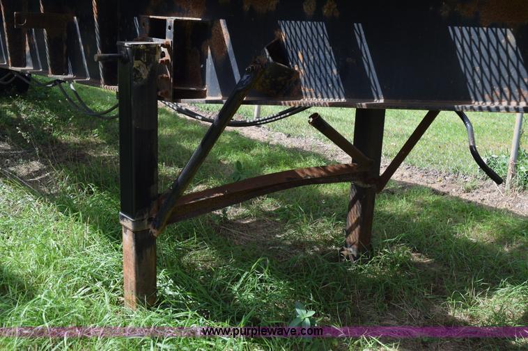 image for item K6642 1993 Wabash flatbed roller deck trailer