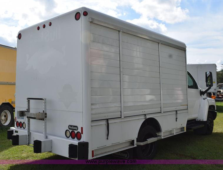 image for item K6646 2008 Chevrolet C4500 delivery truck