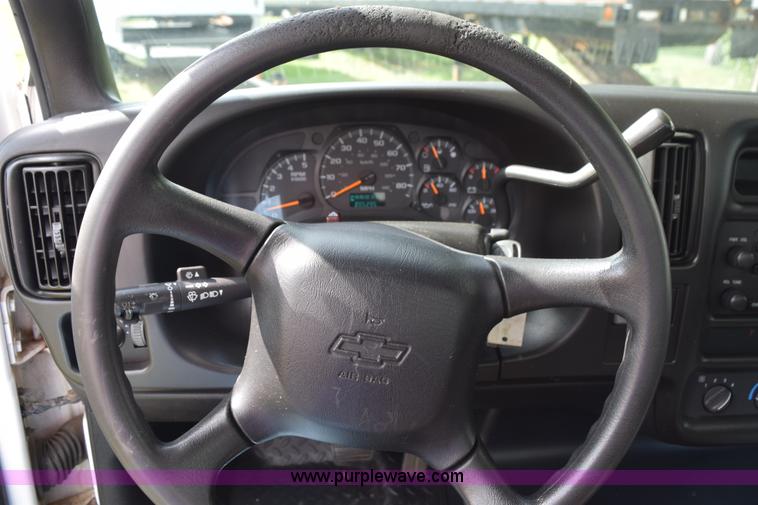 image for item K6646 2008 Chevrolet C4500 delivery truck