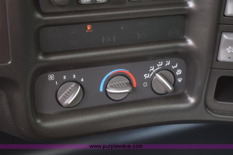 image for item K6646 2008 Chevrolet C4500 delivery truck