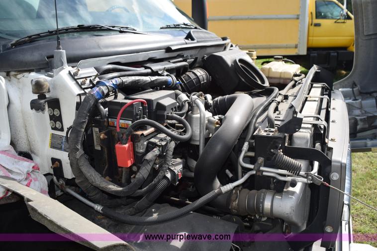 image for item K6646 2008 Chevrolet C4500 delivery truck