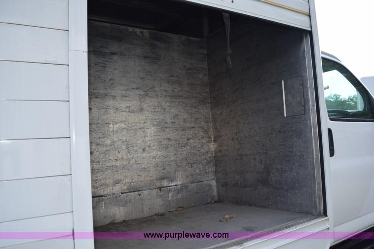 image for item K6646 2008 Chevrolet C4500 delivery truck