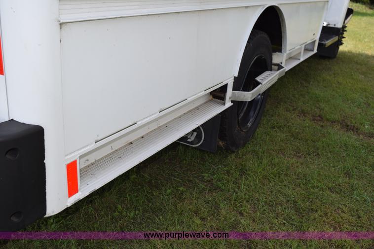 image for item K6646 2008 Chevrolet C4500 delivery truck