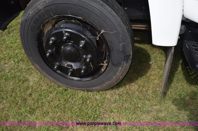 image for item K6646 2008 Chevrolet C4500 delivery truck