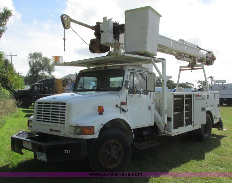 image for item K6647 1990 International 4900 bucket truck