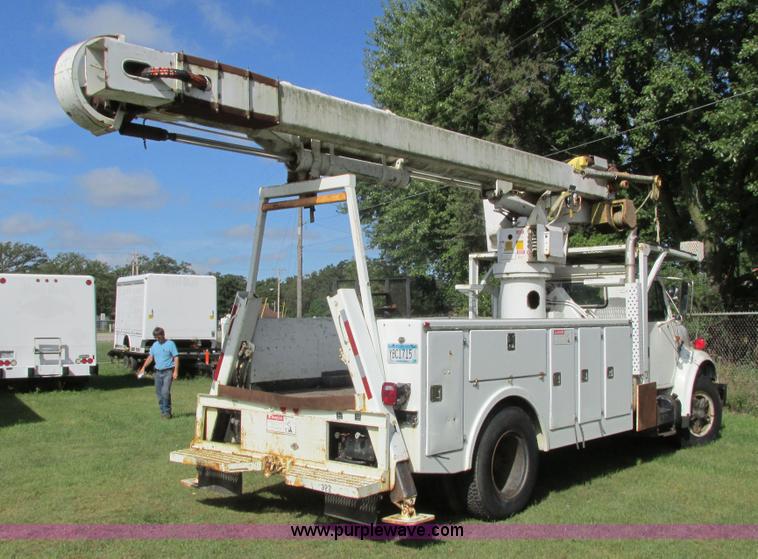 image for item K6647 1990 International 4900 bucket truck