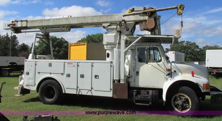image for item K6647 1990 International 4900 bucket truck